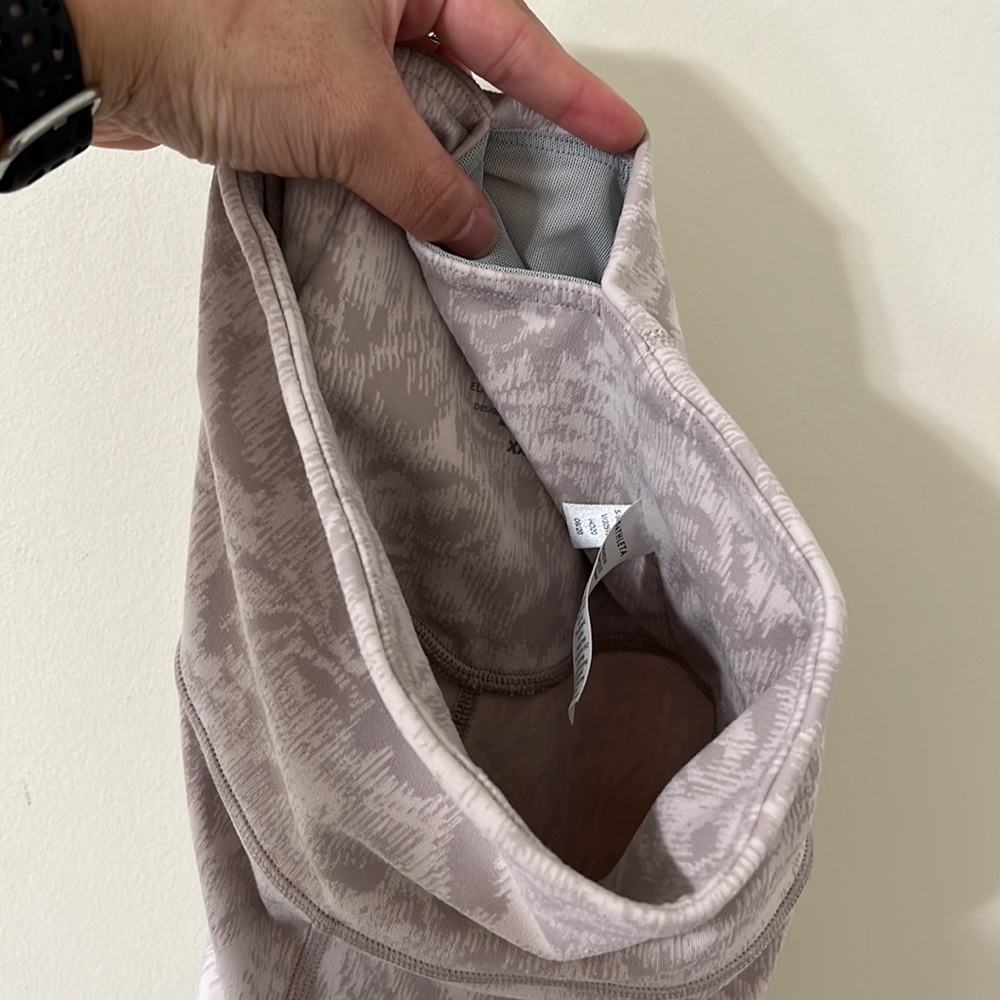 Athleta Elation Textured Tight Frosted Floral Velvety Pink/ Icelandic Mineral - Picture 8 of 11